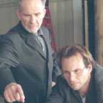 I think if you touch this button the computer will come on...